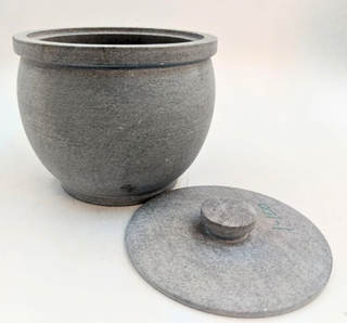 700 – 800 ML Soapstone Curd Pot | Traditional Storage for Fresh, Creamy Curd. - Image 2